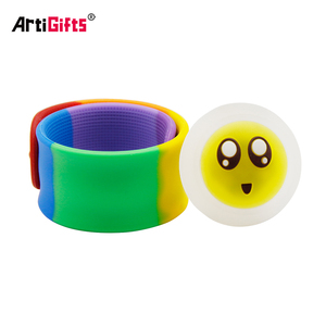 Pulsera de silicona de encargo barato emoji silicona bofetada Led pulsera - Product Image 3