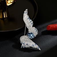 Luxueux Creative Aile Saphir Broche Nouveau Modèle Cuivre Accessoire pour Costume Polyvalent Tendance Personnalité Aile Broche