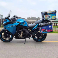 Moto de tourisme 400GT, excellent état. Moteur bicylindre de 400 cm³ refroidi par liquide, ABS et coffres à bagages, entièrement fonctionnel.