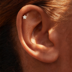 Piercings de Cartílago de Plata de Ley 925 con Baño de Oro de 18K, Diseño Floral con Circonita 5A, Joyería para Mujeres y Niñas - Product Image 3