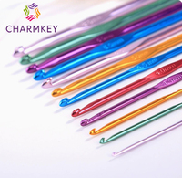 Kit de Crochet Ergonomique Charmkey, 12 Tailles, 2.0-8.0mm, Aiguilles à Manche en Aluminium Coloré, pour Tricot à la Main