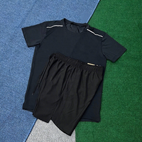 Ensemble de 2 pièces pour homme, t-shirt et short de sport à imprimé transfert thermique, couleur unie, tissu extensible respirant, entraînement en salle de sport, course à pied, été