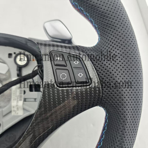 Produit neuf, volant sport en cuir perforé et fibre de carbone pour BMW E90 E91 E92 E93 Série 3 - Product Image 6
