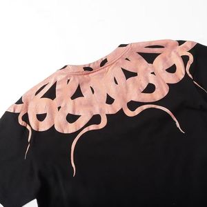 Nueva camiseta de verano unisex de manga corta para parejas con estampado de serpiente dorada, marca de moda, clásica MB de manga corta - Product Image 5