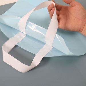 Bolsas de compras al por mayor con cremallera y fuelle lateral de PE personalizadas para ropa y embalaje de regalos para mujer, con logotipo personalizado - Product Image 3