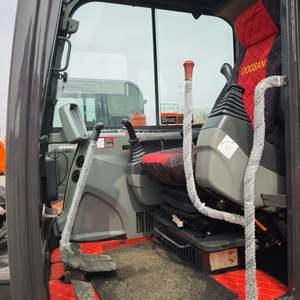 Escavatore Usato Originale Doosan DX60 dalla Corea Mini Escavatore Doosan con Pattini in Gomma Pinza Idraulica e Attacco Rapido di Alta Qualità - Product Image 4