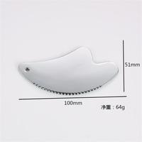 Planche Gua Sha en acier inoxydable à bords dentelés en forme de cœur pour massage facial avec trou de suspension pour soins de la peau et spa du visage (vente en gros)