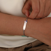 Bracelet tendance en acier inoxydable gravé avec un nom, anti-allergique, cadeau tendance pour bébé/enfant pour la Journée des enfants, livraison directe