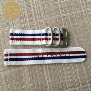 Encargo al por mayor precio bajo 16 18 20 22 24 26mm muchos colores 2 piezas Zulú de nylon de la raya reloj correa - Product Image 3