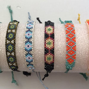 Pulseras Miyuki con cordón ajustable. Felicidad hecha a mano. - Product Image 1