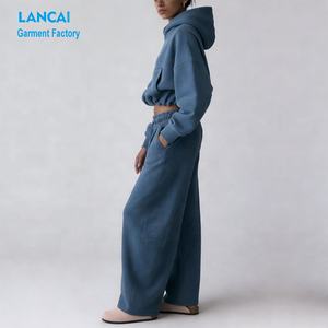 ผู้ผลิตชุดวอร์มแบบกำหนดเอง OEM ชุดกางเกงวอร์มทรงตรงขาบานแบบโอเวอร์ไซส์สุดหรูและเสื้อฮู้ดครอปสำหรับผู้หญิง - Product Image 2