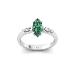 Bague de luxe plaquée or 10 carats avec diamant vert de laboratoire taille marquise élégante pour femme, idéale pour fiançailles et mariage - Product Image 4