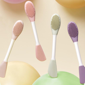 Brosse faciale en silicone 2-en-1 avec impression UV, applicateur de masque doux, spatule de maquillage réutilisable pour un nettoyage en profondeur des soins de la peau - Product Image 6