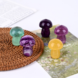 Figurine de champignon en fluorite naturelle faite à la main, sculptée en cristal de fluorite coloré et poli pour la décoration intérieure - Product Image 2