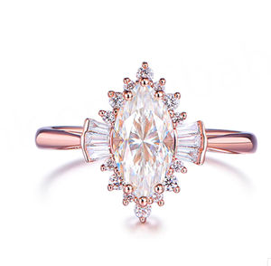 Anillo Ovalado de Moissanita de Moda en Oro Rosa de 18K, Elegante Joyería de Diamantes con Elegante Banda de Oro Rosa de 18K - Product Image 1