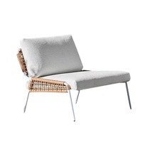 Ensemble de trois pièces en rotin tressé de style nordique avec table à thé et chaises pour balcon, jardin, terrasse et cour