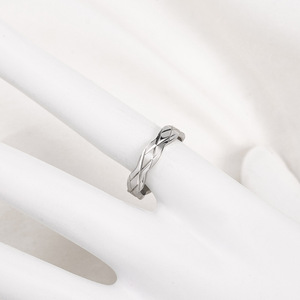 Anillos de Acero de Titanio XYR0094, Joyería con Diseño Geométrico Pulido - Product Image 3