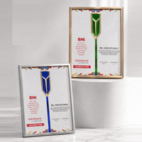 Trophée Pyramidal Personnalisé en Métal Poli Durable, Plaque Créative Émaillée de Couleur Haut de Gamme pour Récompense, Lettre de Nomination, Plaque de Distributeur