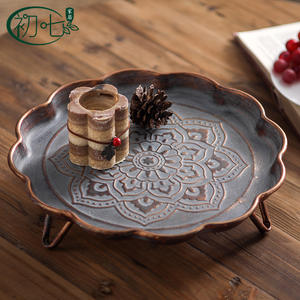 Bandeja Decorativa Redonda de Metal con Patrón Abstracto Bohemio y Acabado de Hierro Forjado para Decoración del Hogar - Product Image 3