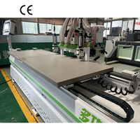 Machine de gravure CNC pour le travail du bois, pour trous de serrures et charnières de portes en bois