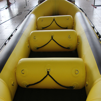 Top Qualité Auto Bailing Rivière Rafting PVC Tissu Blanc Eau Gonflable Dérive Bateau Aviron Rafting Bateau