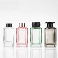 Flacon de parfum carré, design élégant et minimaliste, pièce de décoration horizontale pour la maison, diffuseur en verre pour voiture avec couvercle et étiquette