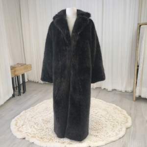 Langer Kunstpelzmantel Hochwertiger Luxuriöser Schwarzer Flauschiger Übergrößen-Damen-Kunstpelzmantel für Warme Winter - Product Image 1