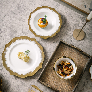 Juego de Platos de Cerámica con Borde Dorado en Forma de Flor, Platos Hondos, Vajilla de Porcelana Blanca para Bodas, Fiestas y Cenas - Product Image 2