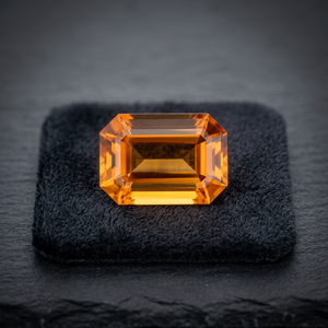 Citrine mandarine chauffée de Madagascar de 14,34 carats, taille émeraude, couleur dorée, qualité impeccable - Product Image 2
