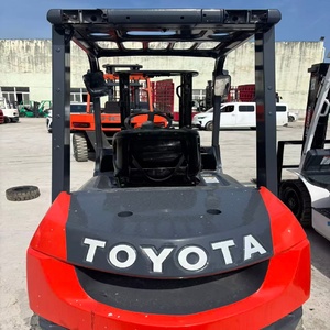 Chariot élévateur d'occasion TCM 3T en promotion – Machine industrielle en excellent état, puissante et performante pour la construction, à vendre - Product Image 2
