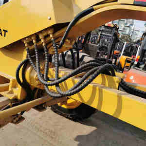 Motoniveladora Hidráulica Diésel Caterpillar 140H de Alta Calidad, Gran Capacidad de Trabajo, Precio de Fábrica Económico, Bomba de Motor Usada Original - Product Image 4
