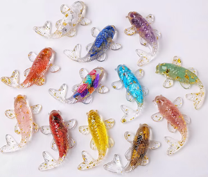 Artesanato em Resina de Pequenas Peixes Koi, Ornamentos Esculpidos à Mão para Decoração de Carros, Ideias de Presentes de Natal - Product Image 6