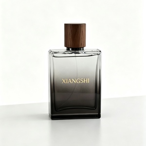 <span class=keywords><strong>Precio</strong></span> de Fábrica, Botella de Perfume de Vidrio Cuadrada Plana de Lujo de 100 ml, Degradado Negro Escarchado, Tapa Magnética de Madera, Pulverizador con Bomba Vacía - Product Image 3