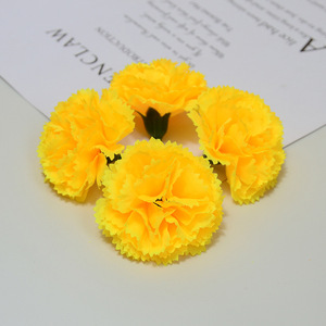 Flores Artificiales de Clavel Dongchen Crafts, 5 cm, Flor de Seda Amarilla, Decoración para Bodas, Decoración para el Hogar - Product Image 1