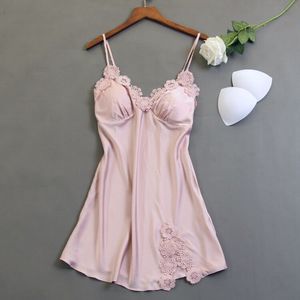 Conjunto de dos piezas de ropa de estar por casa de imitación de seda negra, estilo europeo y americano, a la moda y cómodo, al por mayor. - Product Image 3