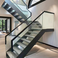 Système d'escalier moderne et durable avec garde-corps en verre trempé, installation facile, marches en bois massif à monopoutre pour salon