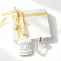 Diffuseur d'huiles essentielles en porcelaine artisanale en forme de fleur, parfum d'ambiance pour la maison, diffuseur suspendu en céramique parfumée, désodorisant pour voiture et armoire