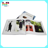 OEM Maßgeschneiderter Softcover-Broschüren-, Katalog- und Magazindruckservice