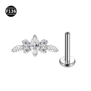 <span class=keywords><strong>Piercing</strong></span> de cartilage d'oreille en titane de luxe, style hip-hop, avec zircon en grappe de fleurs taille marquise, à filetage interne, pour labret, <span class=keywords><strong>tragus</strong></span> - Product Image 6