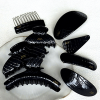 Pince à cheveux texturée personnalisable en similicuir noir et acétate, accessoire de luxe léger pour femme
