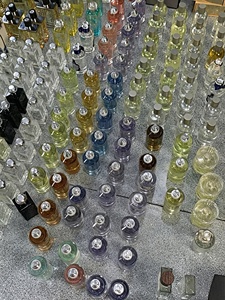 โรงงานขายส่ง รับผลิตแบรนด์ส่วนตัว เสื้อผ้าสตรี น้ำหอมผู้ชาย กลิ่นหอมติดทนนาน น้ำหอมธรรมชาติ น้ำหอมยอดนิยมทุกชนิด - Product Image 2