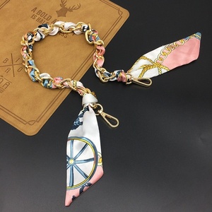 Tracolla di Ricambio con Catena Corta in Metallo, Multicolore, 44CM - Funzione per Sciarpa e Supporto <span class=keywords><strong>Telefono</strong></span> - Product Image 1