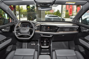 Auto Usado de Lujo a Bajo Precio en China, Au-di <span class=keywords><strong>Q4</strong></span> E Tron 2024 <span class=keywords><strong>40</strong></span> <span class=keywords><strong>Etron</strong></span> Versión Create Travel, SUV Compacto Eléctrico - Product Image 3