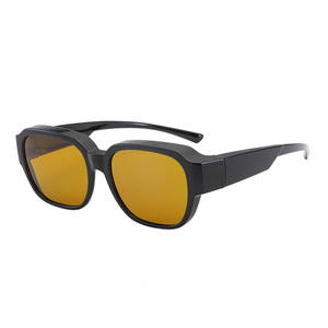 Gafas de sol polarizadas de moda para usar sobre gafas graduadas, con lentes de policarbonato antivaho y protección UV400 para conducir y proteger los ojos. - Product Image 1
