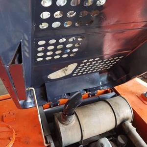 Excavatrice HITACHI ZX250, 25 tonnes, modèle sur chenilles hydrauliques, couleur orange - Product Image 6