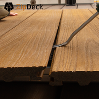 Plate-forme extérieure en bois plastique ultra imperméable, performante et durable, adaptée au patio et aux espaces extérieurs.