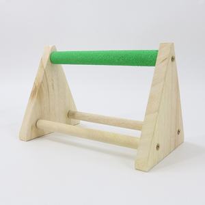 Posatoio Portatile per Uccelli con Bastone in Legno Rivestito di Sabbia di Quarzo, Comodo per Affilare le Artigli, Supporto in Legno per Pappagalli - Product Image 3