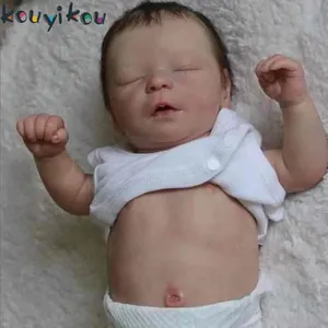 Kouyikou新しいリアルな生まれ変わった人形高品質のフルシリコン生まれ変わった女の赤ちゃん人形子供のための本物の人形