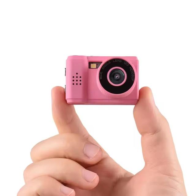 Portable 1080p Mini Video Camera Vintage Keychain Very Small CMOS Indoor Digital Camera for Sports Recording MicroSD