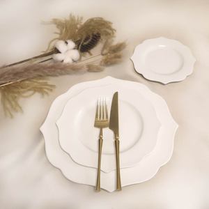 Assiette de table en porcelaine fine blanche, style nordique minimaliste, élégante, avec logo personnalisé, pour mariage, vaisselle de luxe - Product Image 3